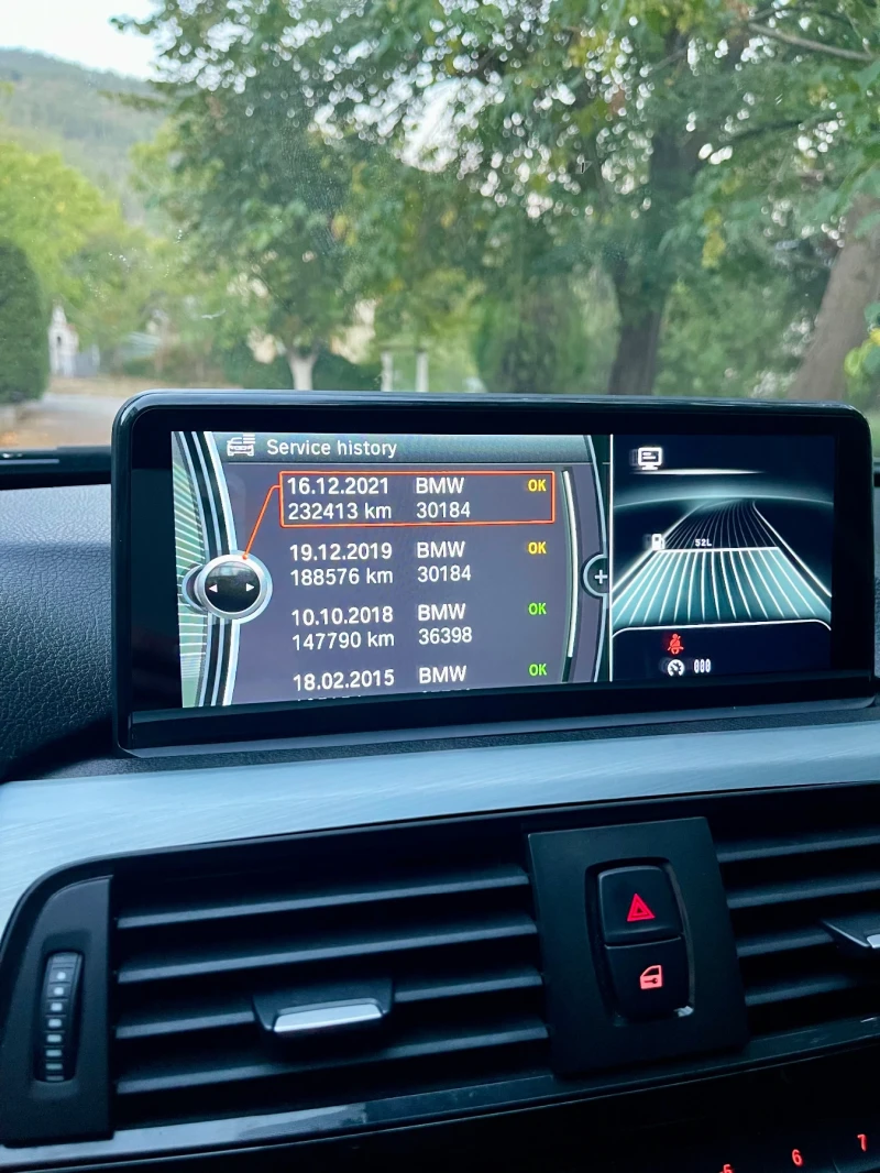 BMW 320 Sport/Carplay/Navi/2.0, снимка 10 - Автомобили и джипове - 47324787