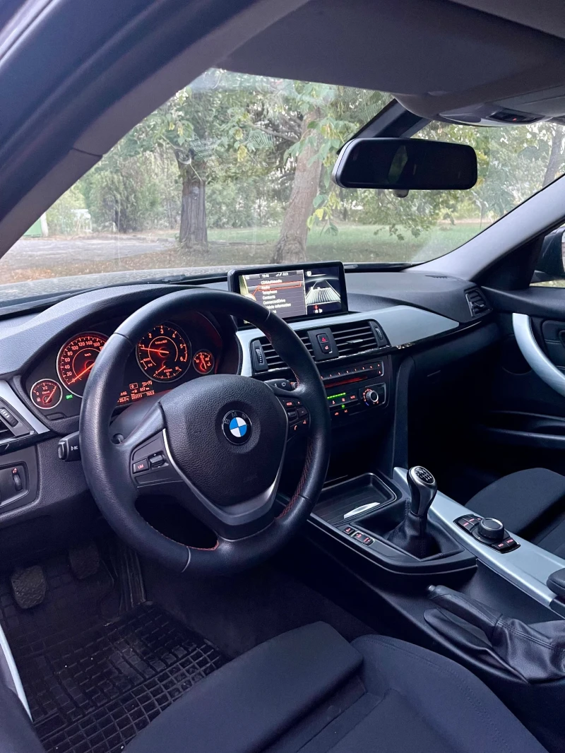 BMW 320 Sport/Carplay/Navi/2.0, снимка 6 - Автомобили и джипове - 47324787