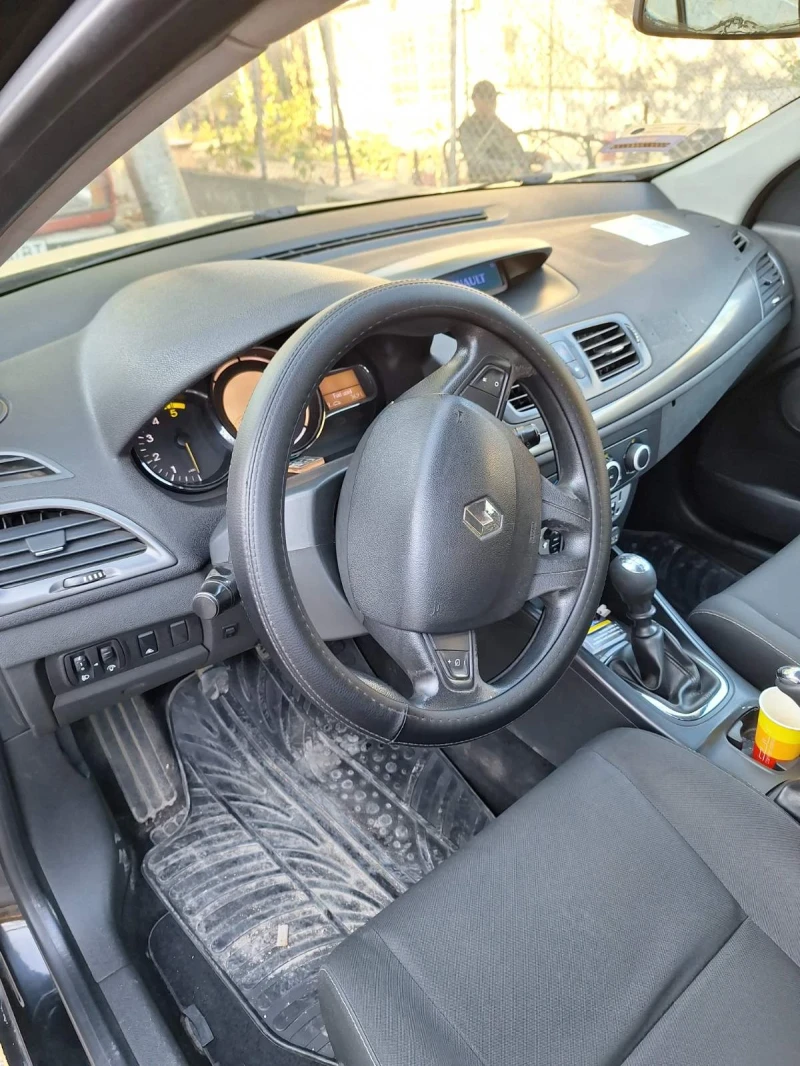 Renault Megane DCI, снимка 11 - Автомобили и джипове - 47670037