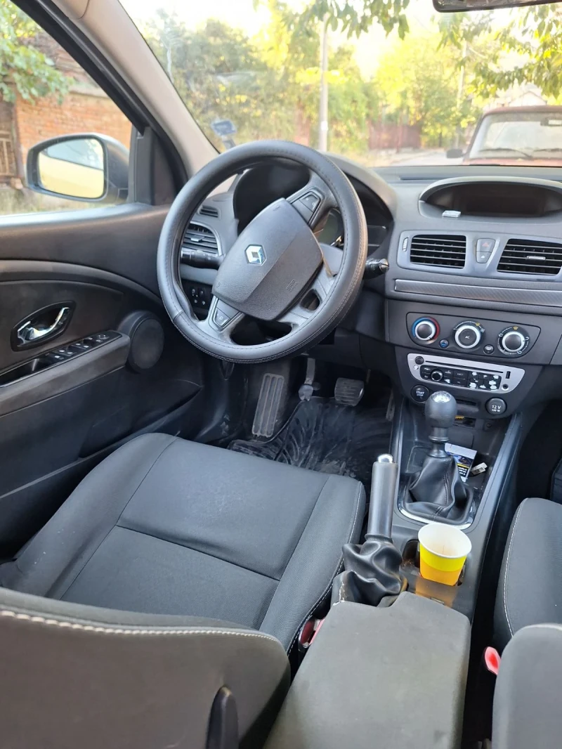 Renault Megane DCI, снимка 14 - Автомобили и джипове - 47670037