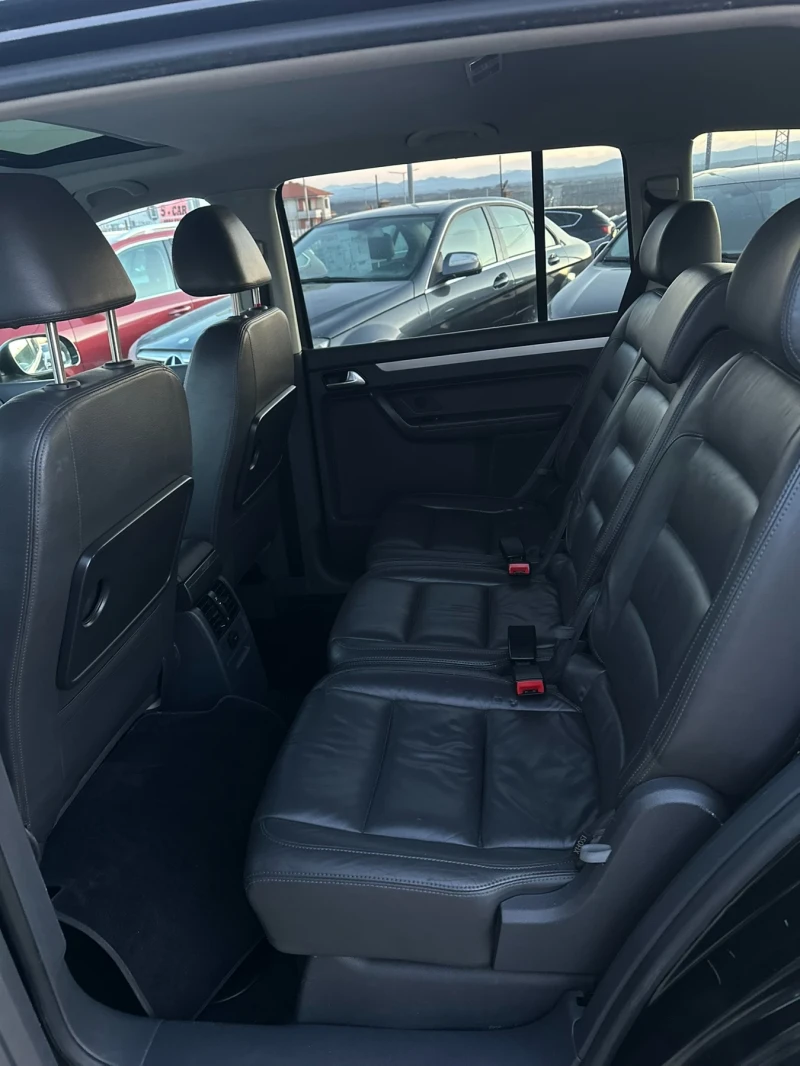 VW Touran 2.0 tdi dsg 170, снимка 12 - Автомобили и джипове - 49081548