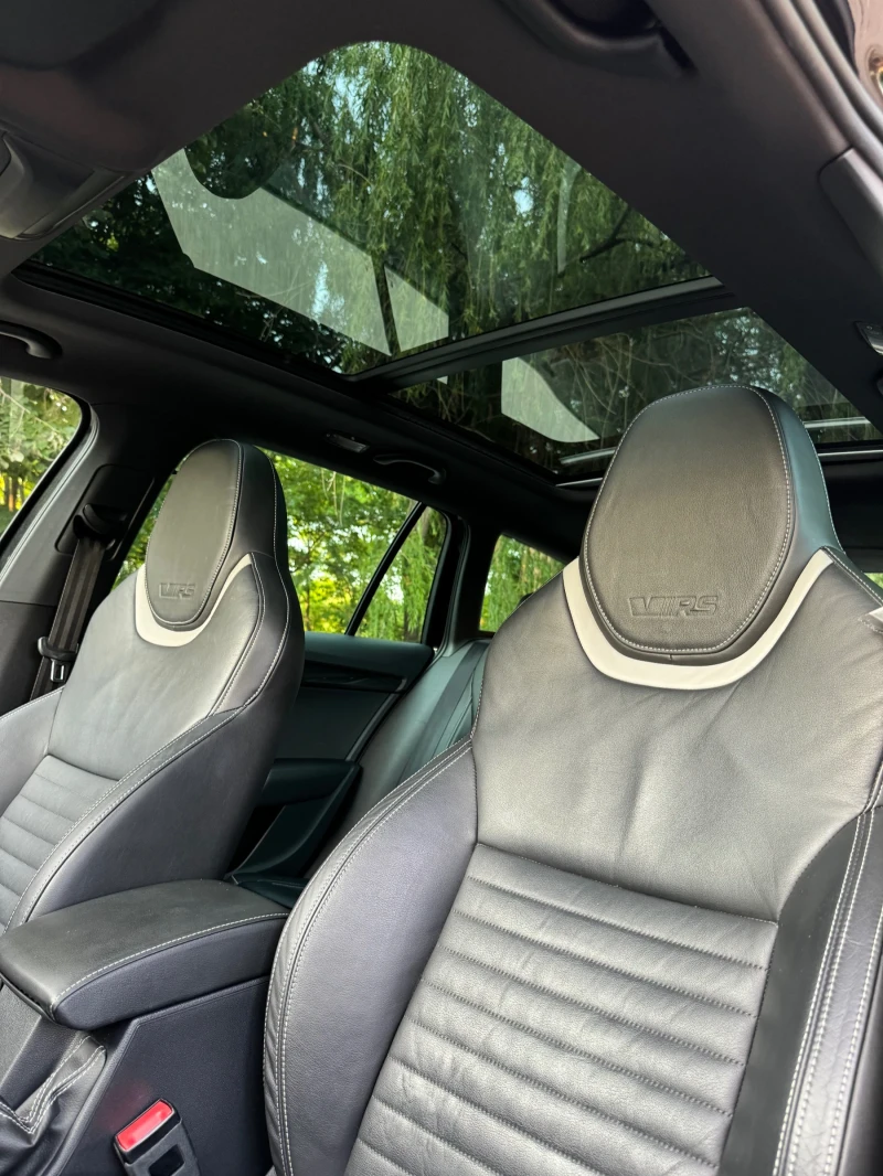 Skoda Octavia  2.0 TDI VRS* DSTR* PANORAMA* CANTON* KEYLESS, снимка 15 - Автомобили и джипове - 51418011