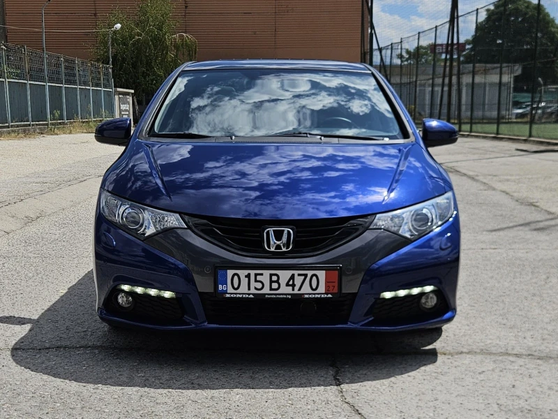 Honda Civic 1.8i-VTEC Keyless NAVI Panorama TUV 2027г., снимка 2 - Автомобили и джипове - 51911140
