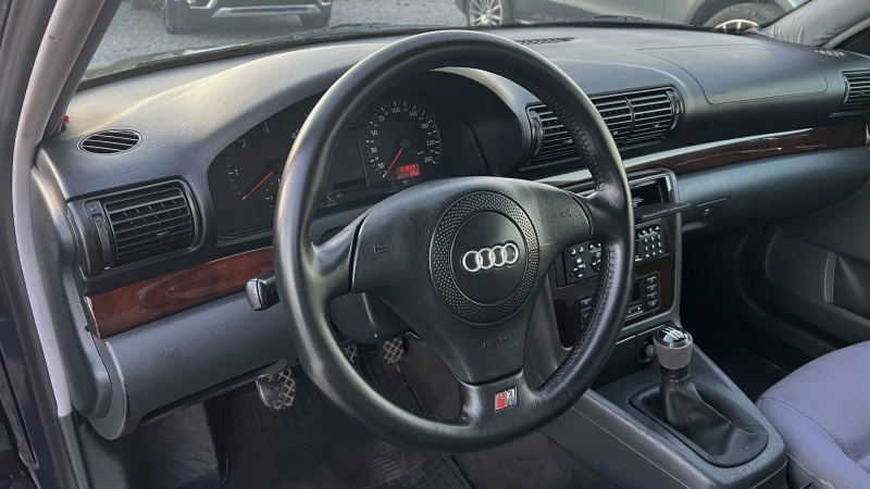 Audi A4 1.9TDI-110kc.Сервизна книжка Обслужен Без ръжда, снимка 8 - Автомобили и джипове - 52710933