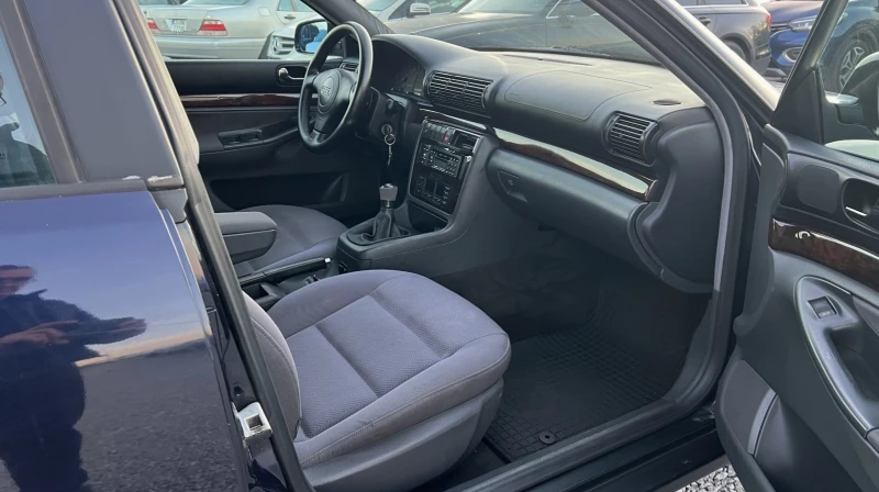 Audi A4 1.9TDI-110kc.Сервизна книжка Обслужен Без ръжда, снимка 12 - Автомобили и джипове - 52710933