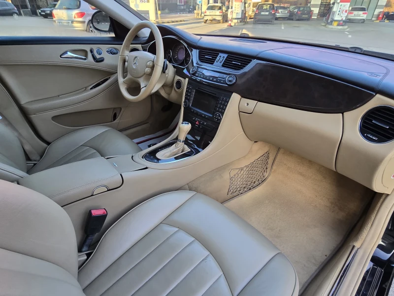 Mercedes-Benz CLS 320 Топ състояние лизинг, снимка 13 - Автомобили и джипове - 53164771