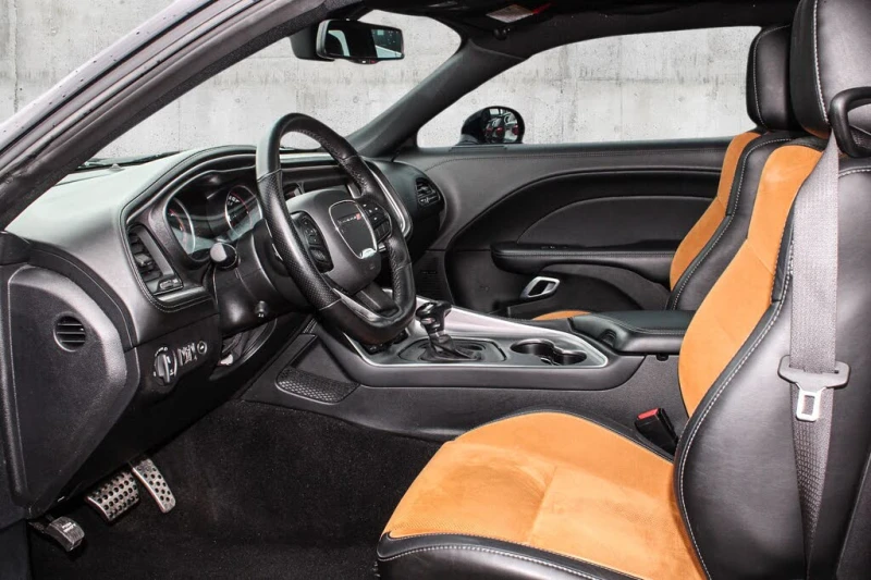 Dodge Challenger RWD * АвтоКредит* (НАЛИЧНА В БГ), снимка 7 - Автомобили и джипове - 53278073