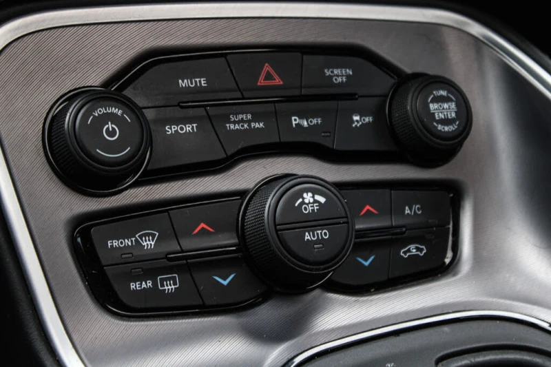 Dodge Challenger RWD * АвтоКредит* (НАЛИЧНА В БГ), снимка 13 - Автомобили и джипове - 53278073