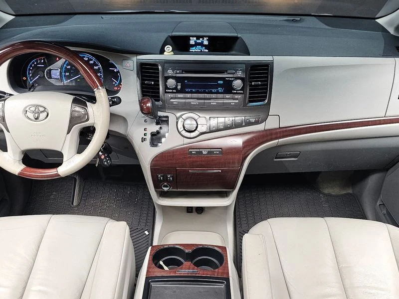 Toyota Sienna 3.5 2GR Automatic, снимка 8 - Автомобили и джипове - 55662708