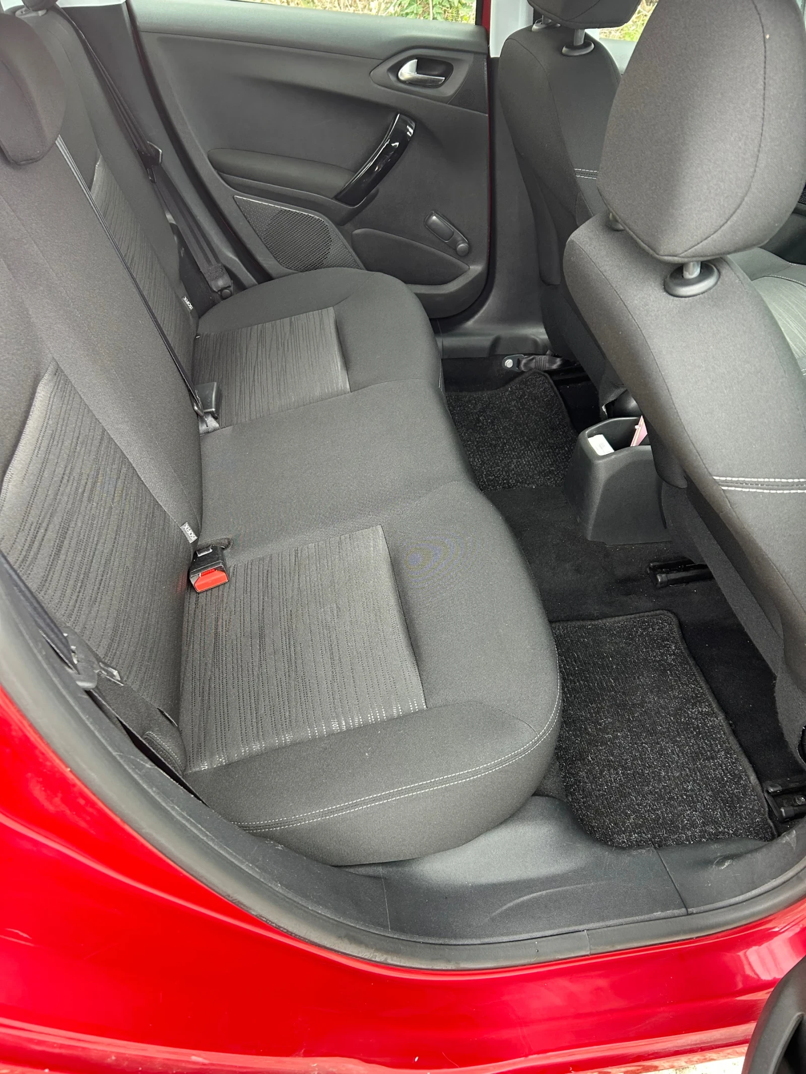 Peugeot 208 Хетчбек - изображение 6