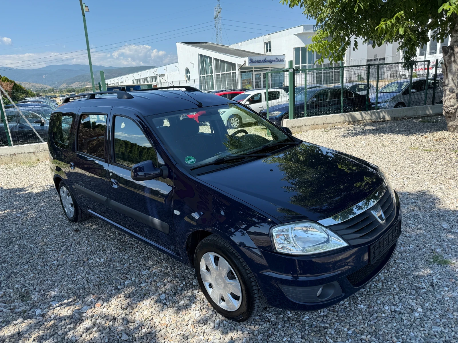 Dacia Logan 1.6 i Gaz - изображение 3