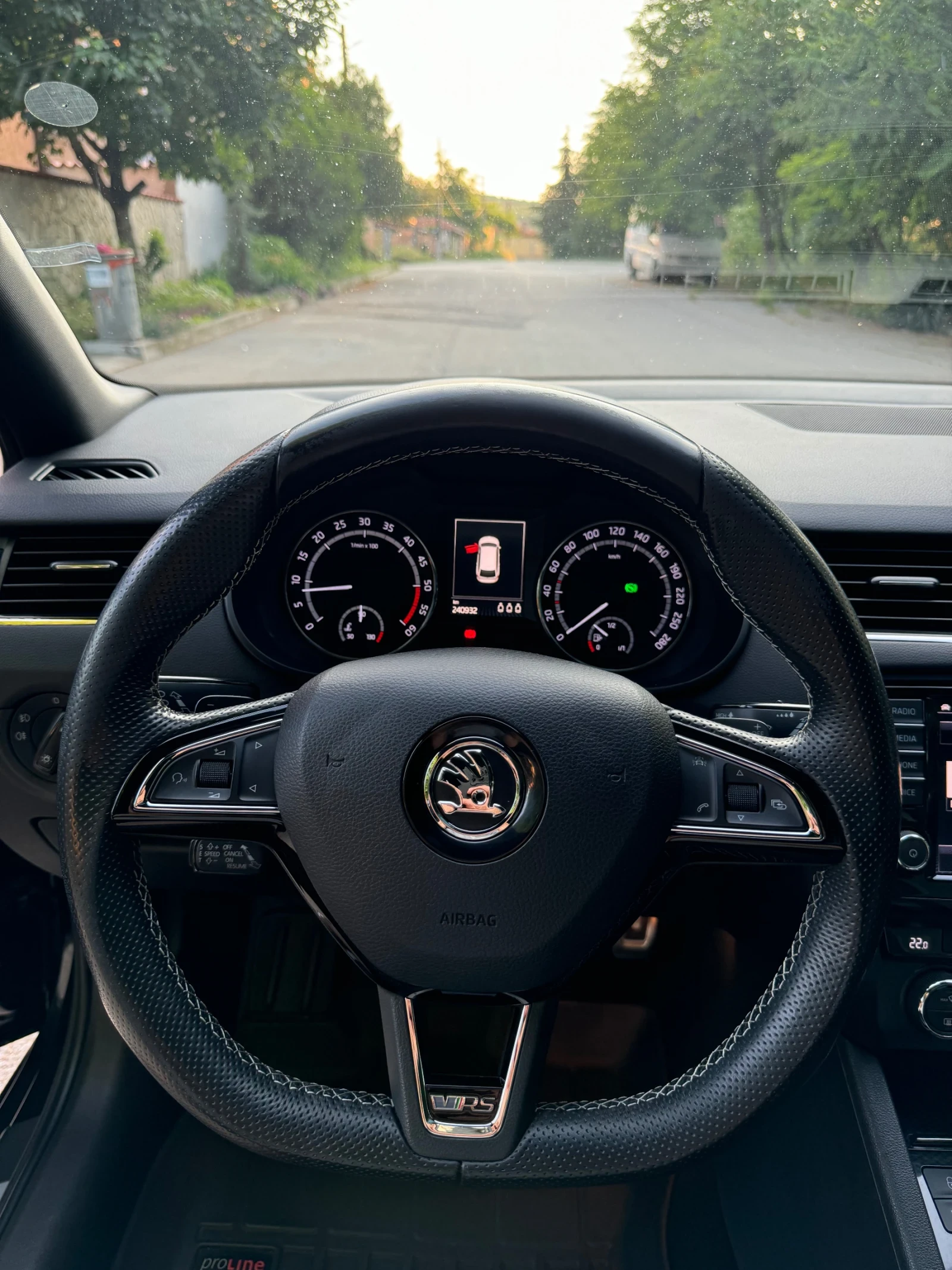 Skoda Octavia  2.0 TDI VRS* DSTR* PANORAMA* CANTON* KEYLESS | Mobile.bg   14