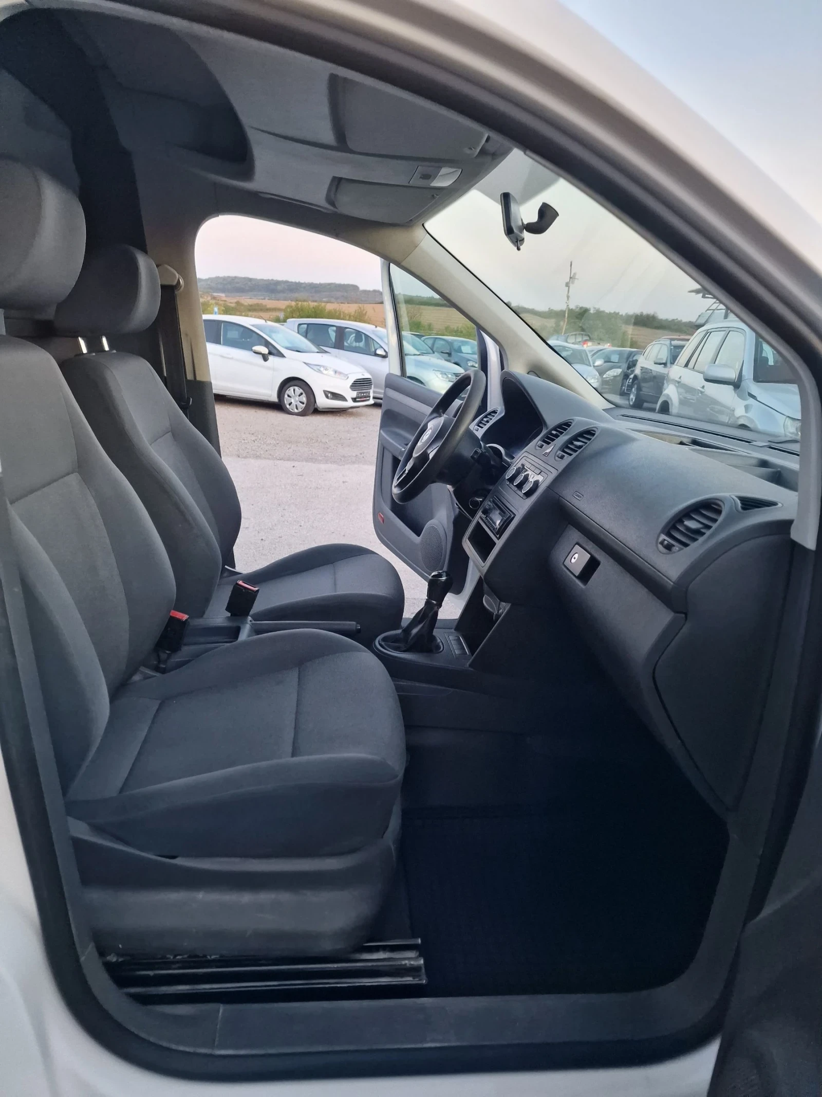 VW Caddy 2.0TDI 4X4 MAXI | Mobile.bg — изображение 14