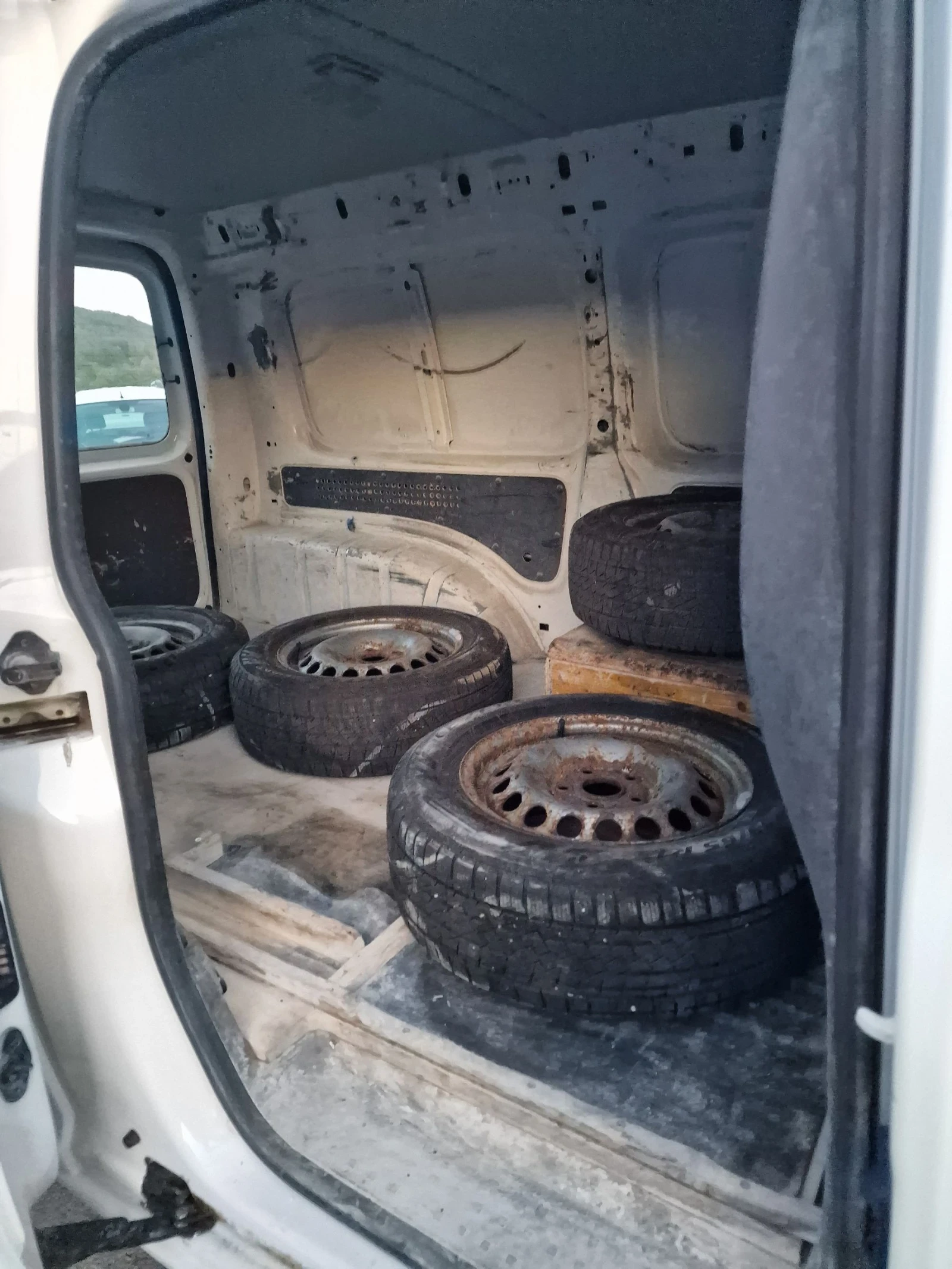 VW Caddy 2.0TDI 4X4 MAXI | Mobile.bg — изображение 16