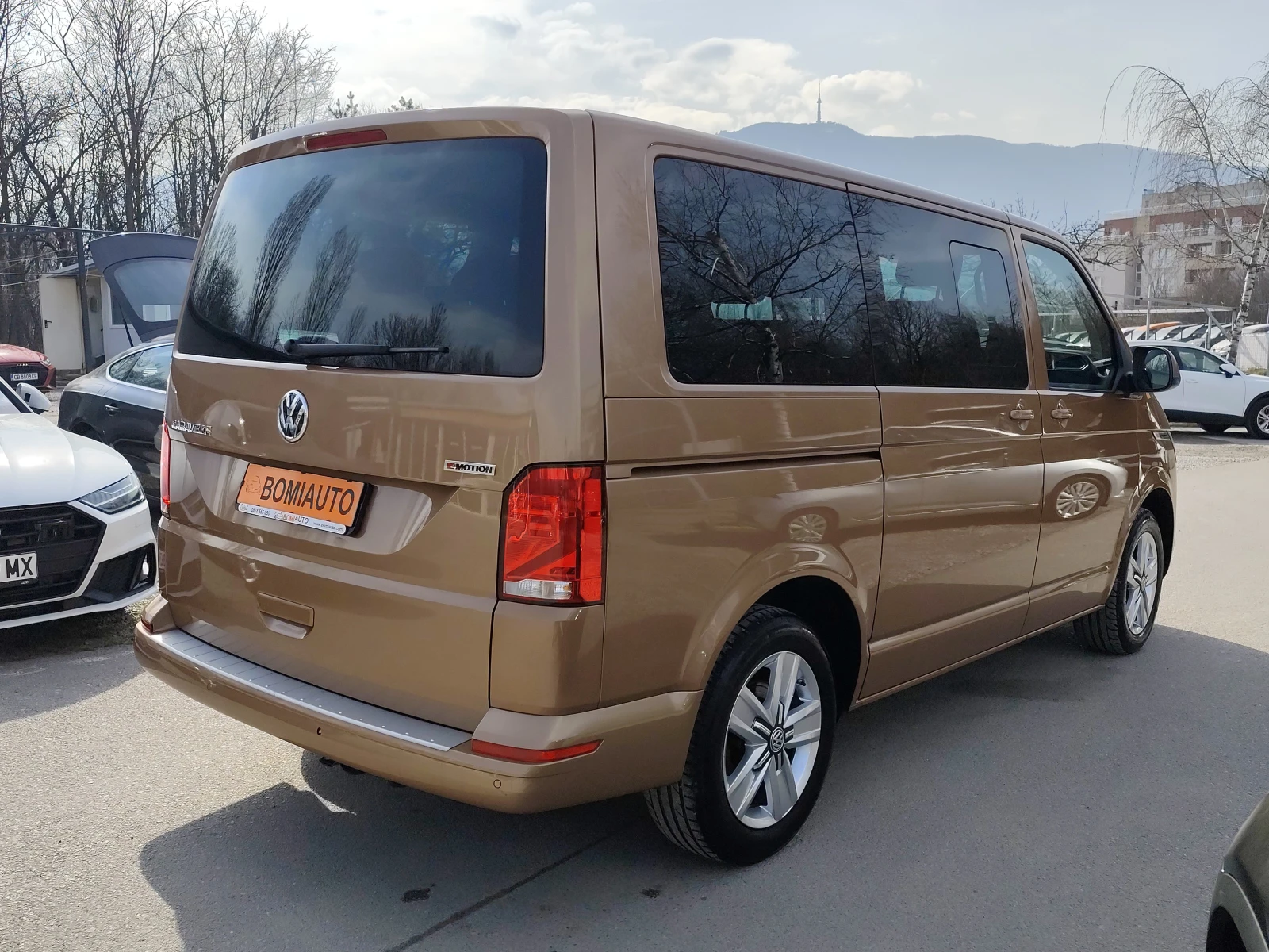VW Multivan CARAVELLE* 2.0TDi* 9 MECTA* 4 MOTION* DSG* , снимка 4 - Автомобили и джипове - 53706252