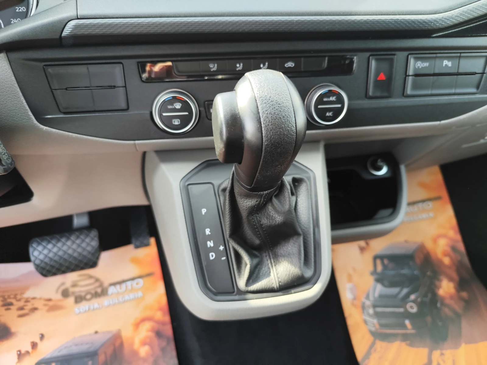 VW Multivan CARAVELLE* 2.0TDi* 9 MECTA* 4 MOTION* DSG* , снимка 10 - Автомобили и джипове - 53706252