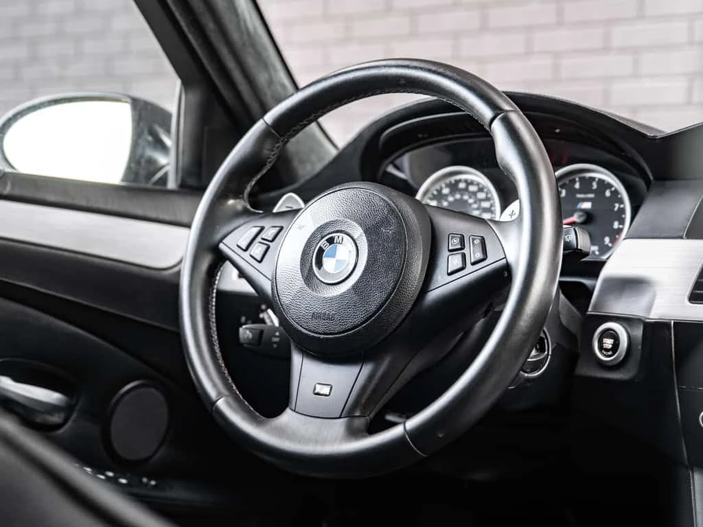 BMW M5  5.0L V10 RWD / CARFAX /HEAD UP /HARMAN KARDON/ | Mobile.bg � ����������� 10