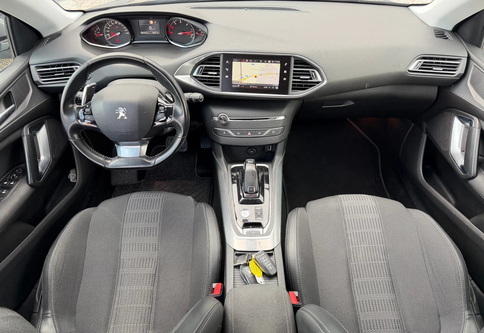 Peugeot 308 Фейс, 2019, автомат, 360 камера, дистроник, снимка 8 - Автомобили и джипове - 54497644