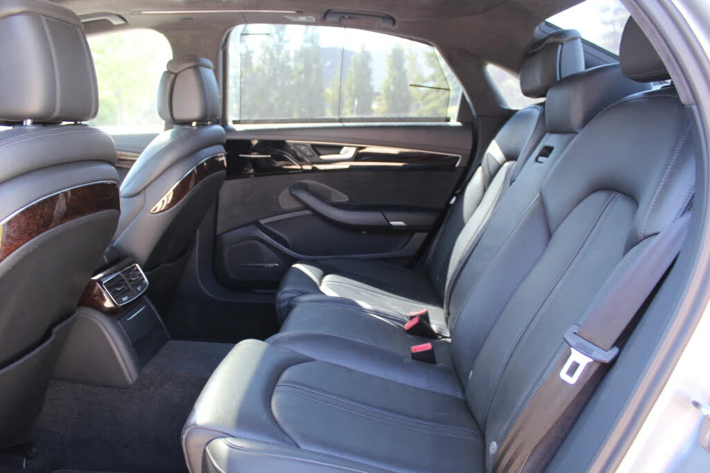Audi A8 4.2T 360CAM/PANO/PRESTIGE LUXURY SPECIAL, снимка 10 - Автомобили и джипове - 55012192