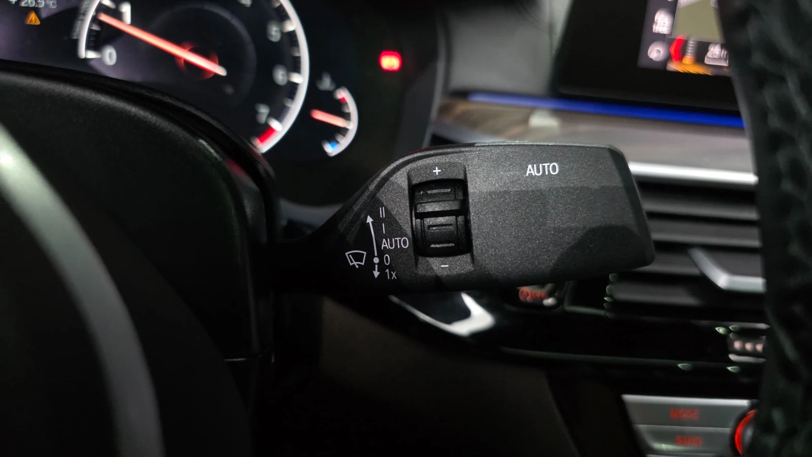 BMW 530 i* M Sport * Keyless* Pano* Navi* 360, снимка 17 - Автомобили и джипове - 55244595