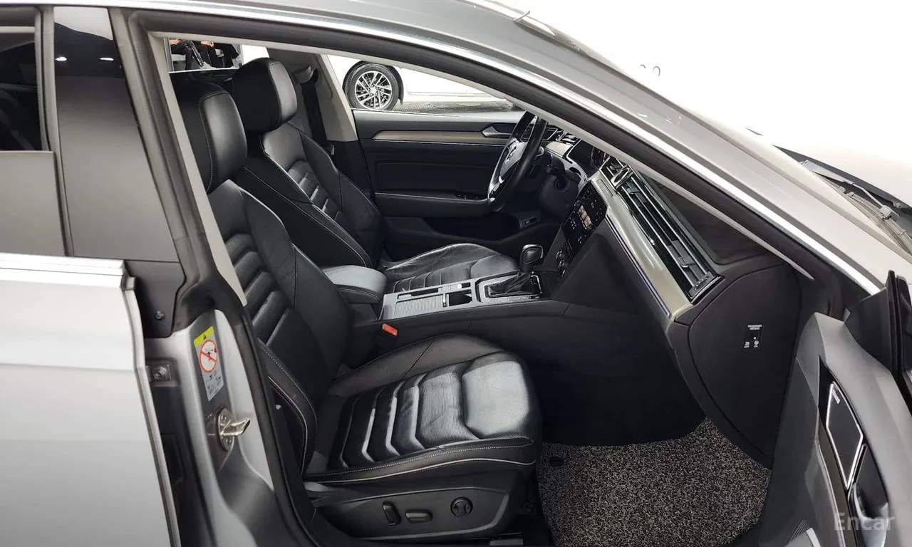 VW Arteon  R LIINE 4Motion / СЕРТИФИКАТ ЗА ОТЛИЧНО КАЧЕСТВО , снимка 11 - Автомобили и джипове - 55924861