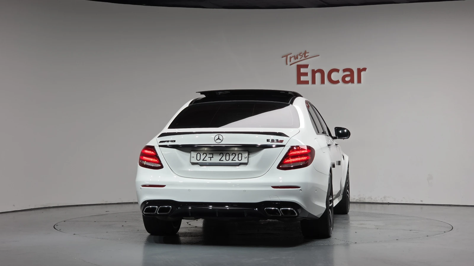 Mercedes-Benz E 63 AMG BURMESTER* МАСАЖ* SOFT CLOSE* HUD* КРАЙНА ЦЕНА, снимка 4 - Автомобили и джипове - 55982692
