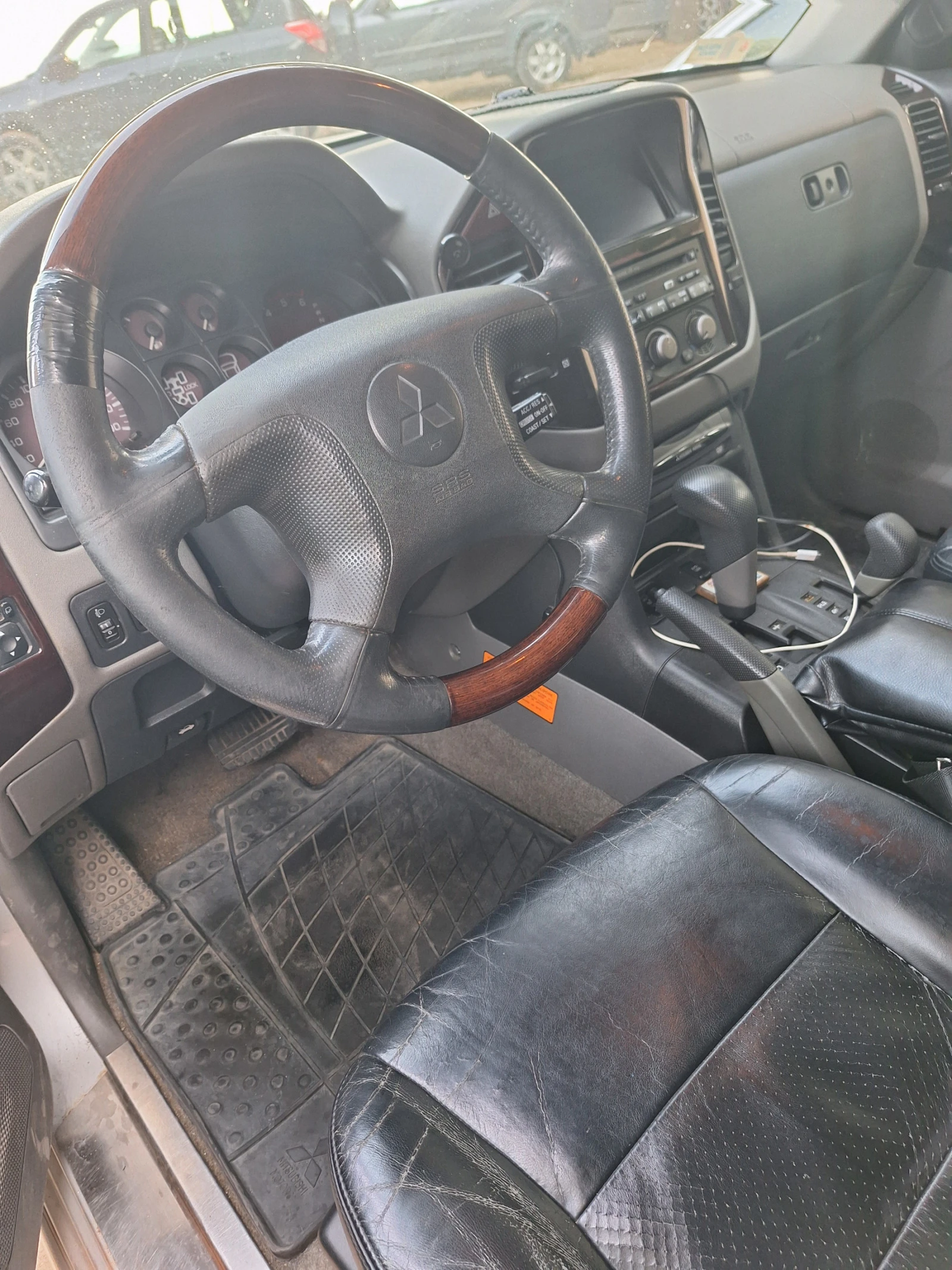 Mitsubishi Pajero 3.2 - изображение 3