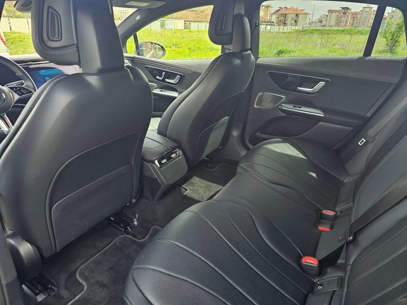 Mercedes-Benz EQE 300 AMG HYPER BURM DISTR GUARD KEYL W-PU - изображение 6