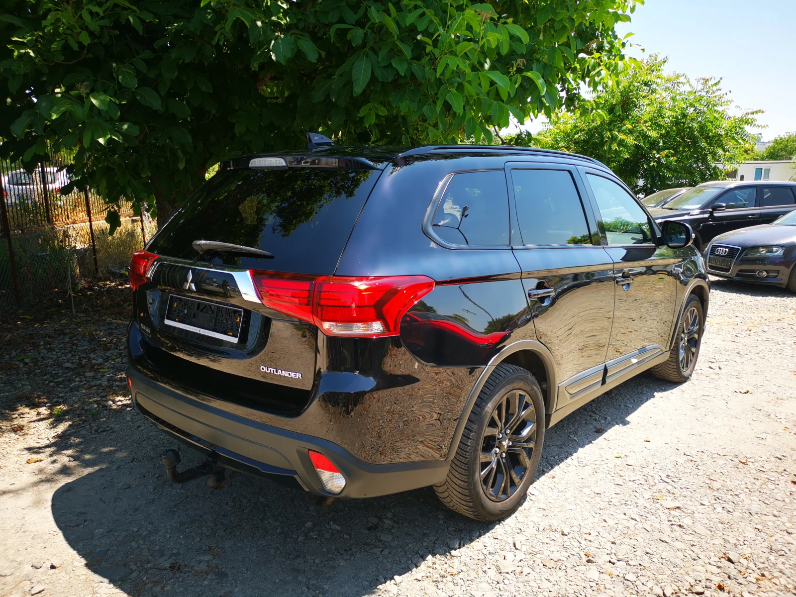 Mitsubishi Outlander 2.0i MIVEC EDITION+ /7места/360camera/Keyless - изображение 4