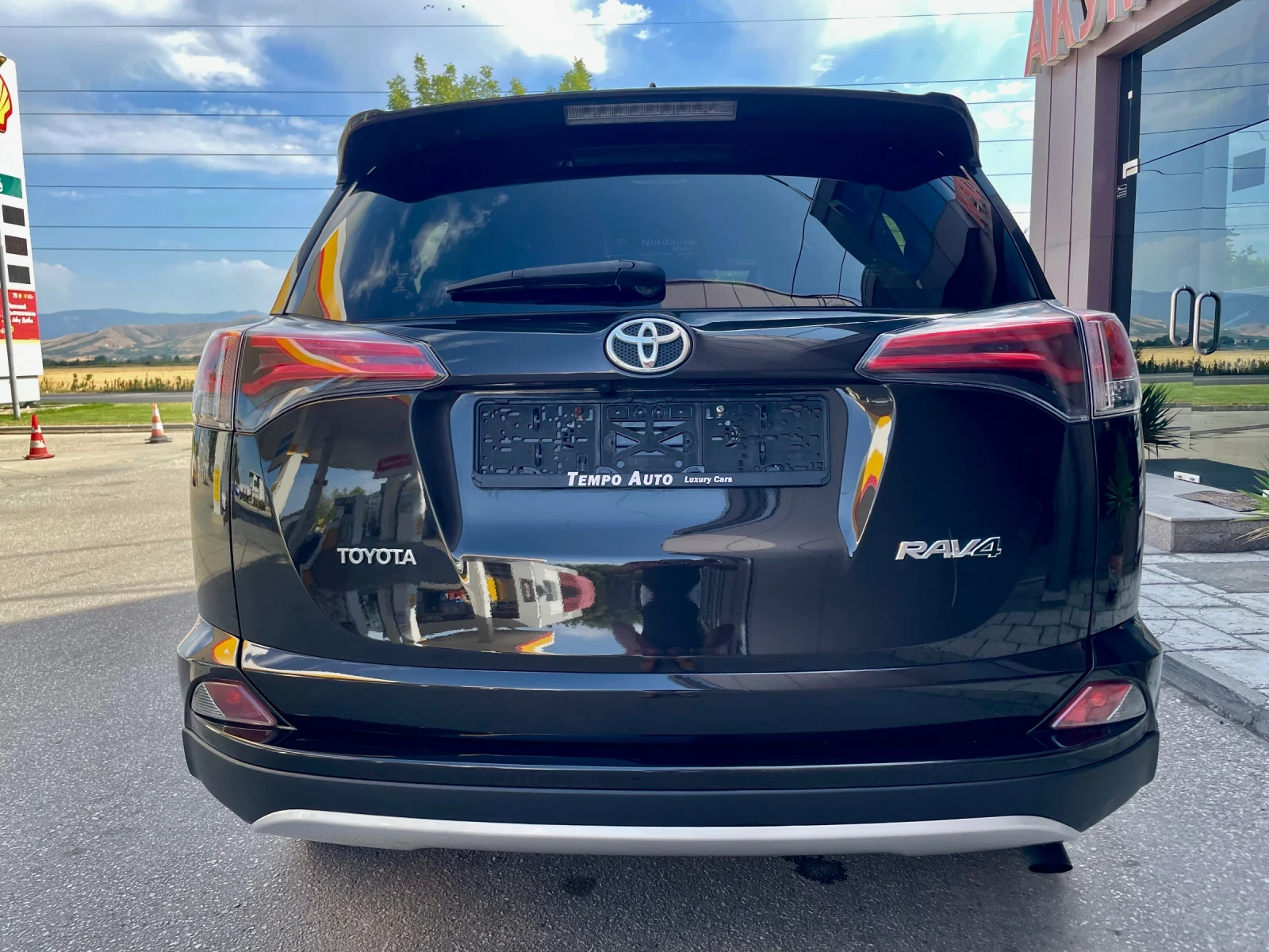 Toyota Rav4 2.0D4D-FACELIFT-NAVI-КОЖА-КАМЕРА-KEYLESS GO - изображение 5