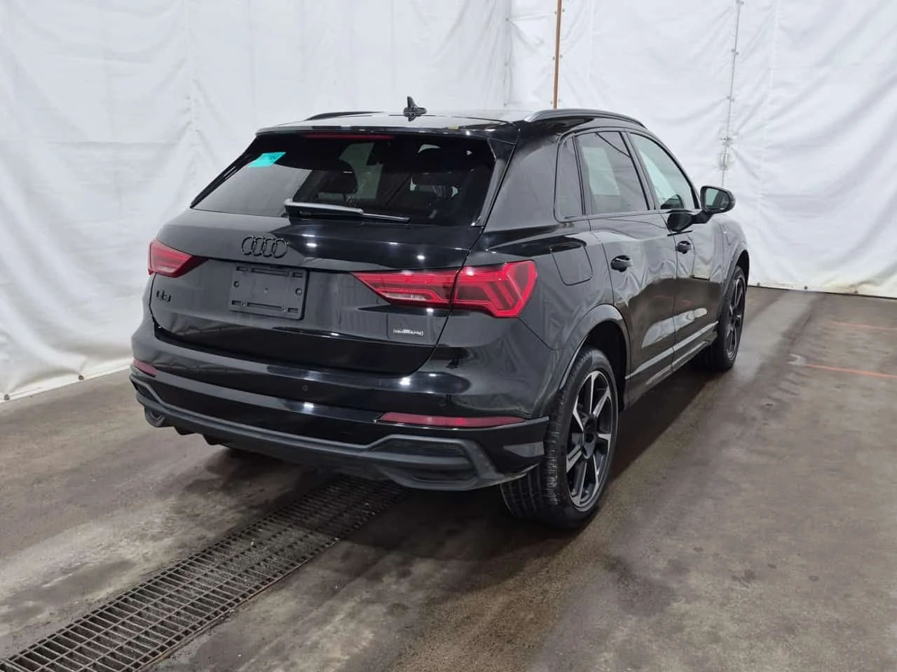 Audi Q3 Progressiv/ПАНОРАМА/ПОДГРЕВИ, снимка 4 - Автомобили и джипове - 54444943