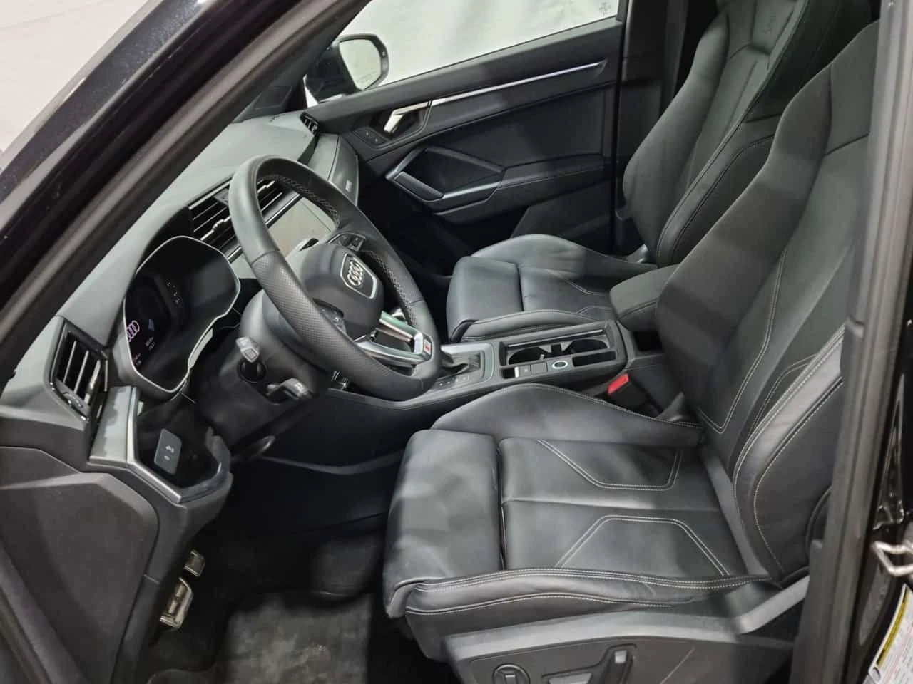 Audi Q3 Progressiv/ПАНОРАМА/ПОДГРЕВИ, снимка 8 - Автомобили и джипове - 54444943