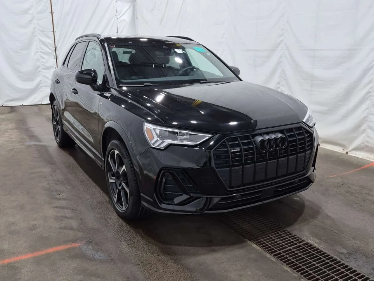 Audi Q3 Progressiv/ПАНОРАМА/ПОДГРЕВИ, снимка 3 - Автомобили и джипове - 54444943