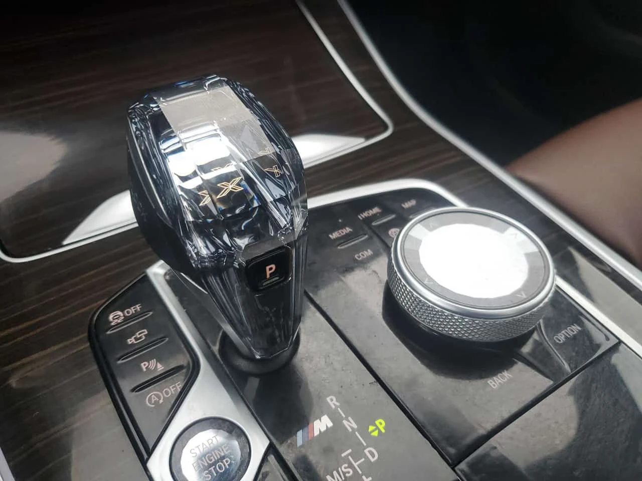 BMW X5 * M50i * ЛАЗЕР * ДИСТРОНИК * 360 * ОБДУХВАНЕ, снимка 10 - Автомобили и джипове - 54460384