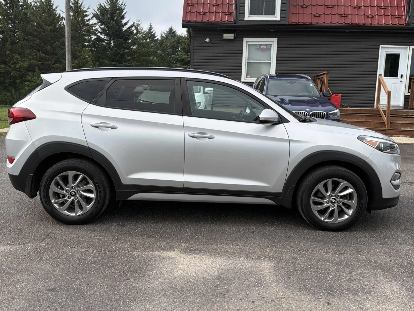Hyundai Tucson, снимка 3 - Автомобили и джипове - 55703556