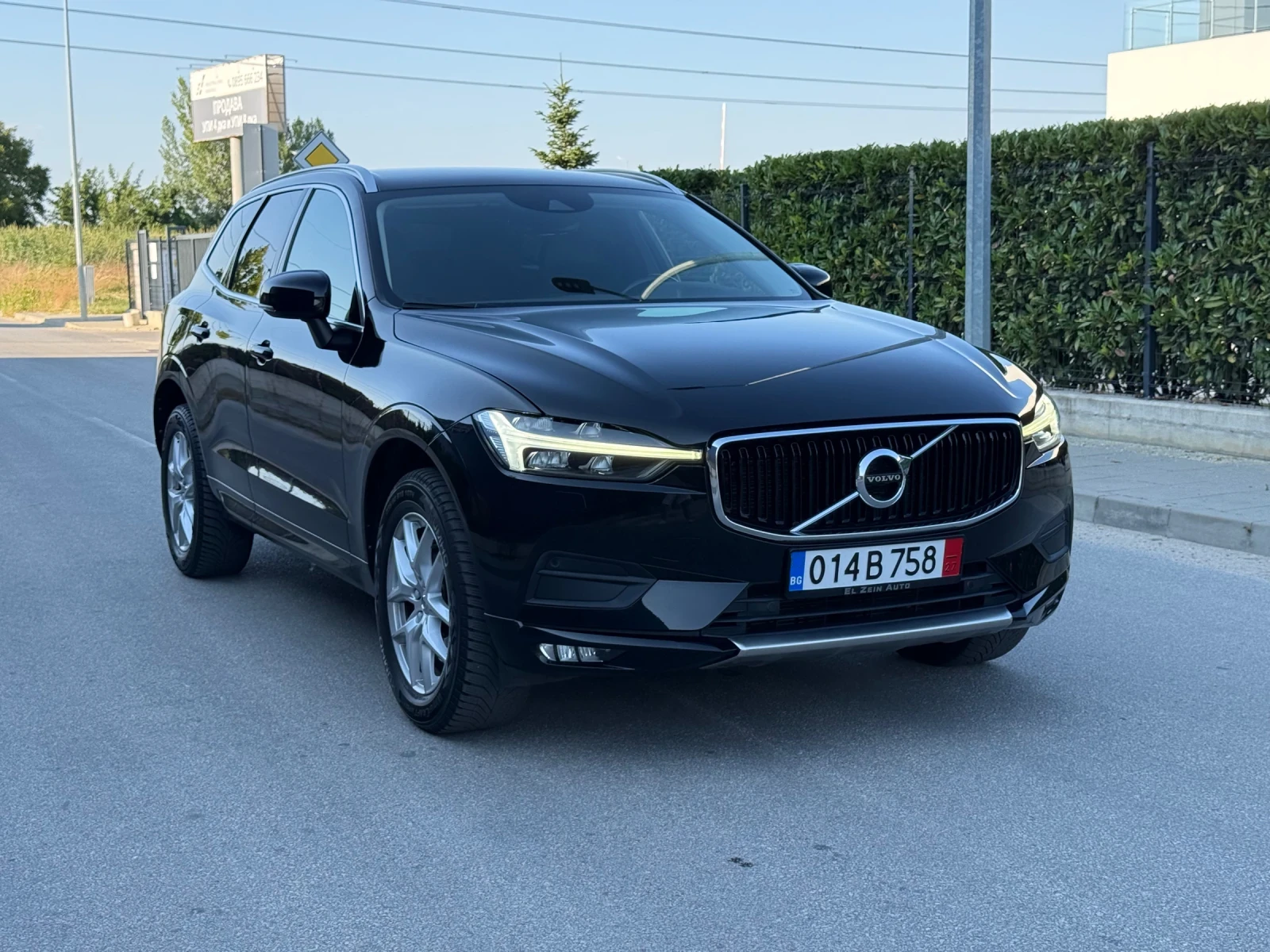 Volvo XC60 2.0 B5 AWD /Mild Hybrid/ПОДГРЕВ/HARMON KARDON/ИСТ, снимка 2 - Автомобили и джипове - 55899851