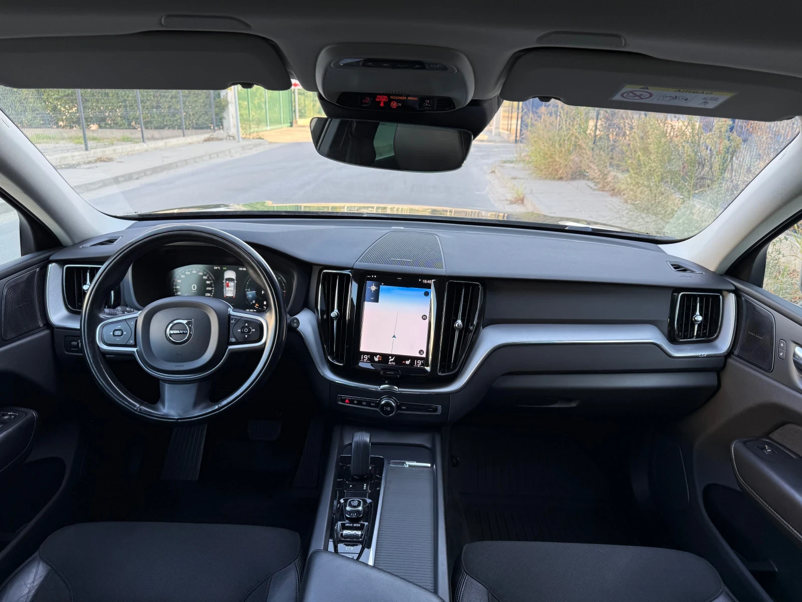 Volvo XC60 2.0 B5 AWD /Mild Hybrid/ПОДГРЕВ/HARMON KARDON/ИСТ, снимка 8 - Автомобили и джипове - 55899851