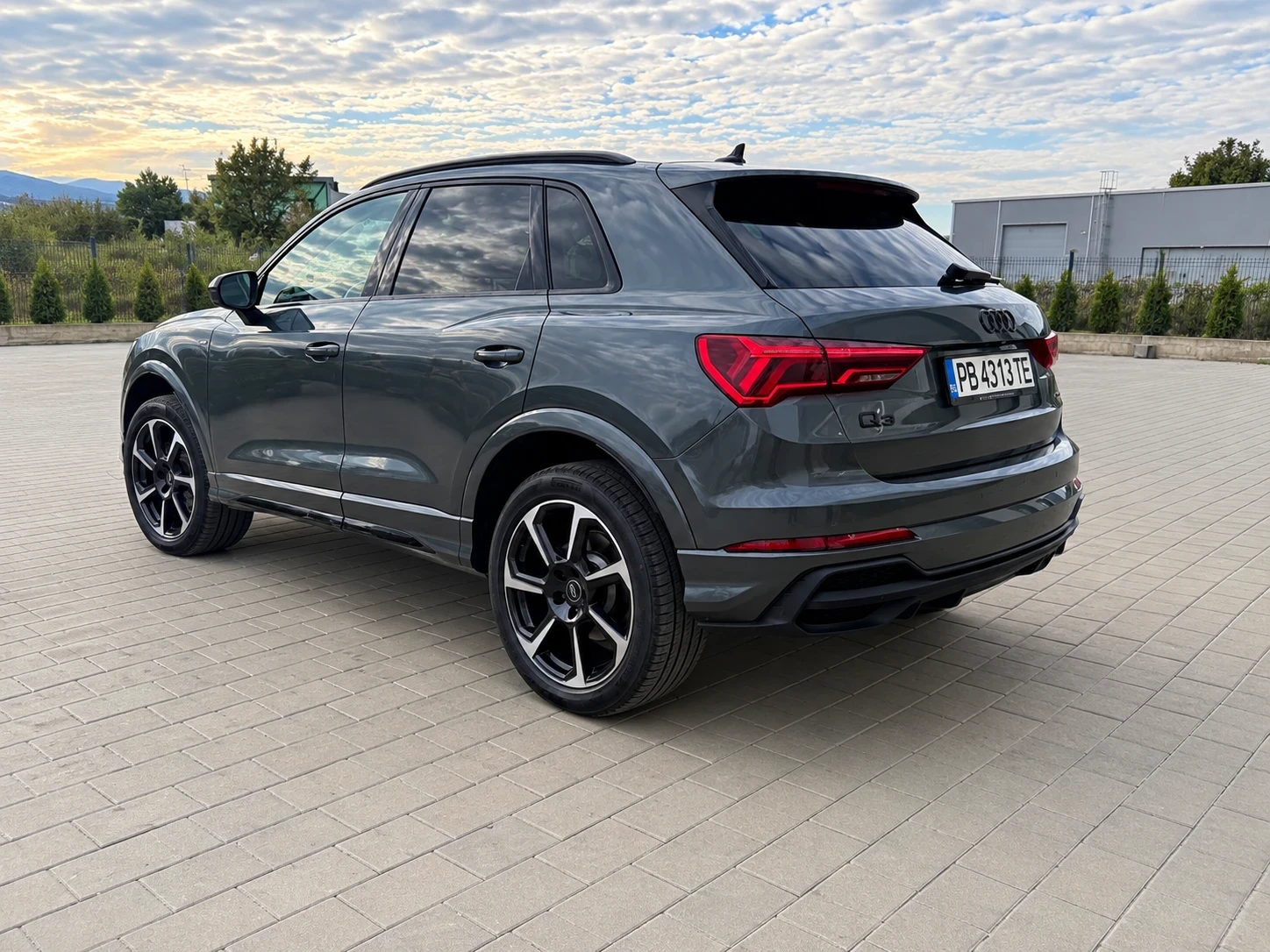 Audi Q3 TFSI S-Line, снимка 3 - Автомобили и джипове - 56686350