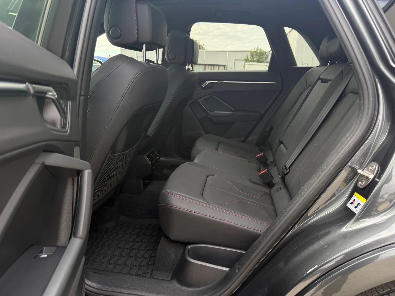 Audi Q3 TFSI S-Line, снимка 12 - Автомобили и джипове - 56686350
