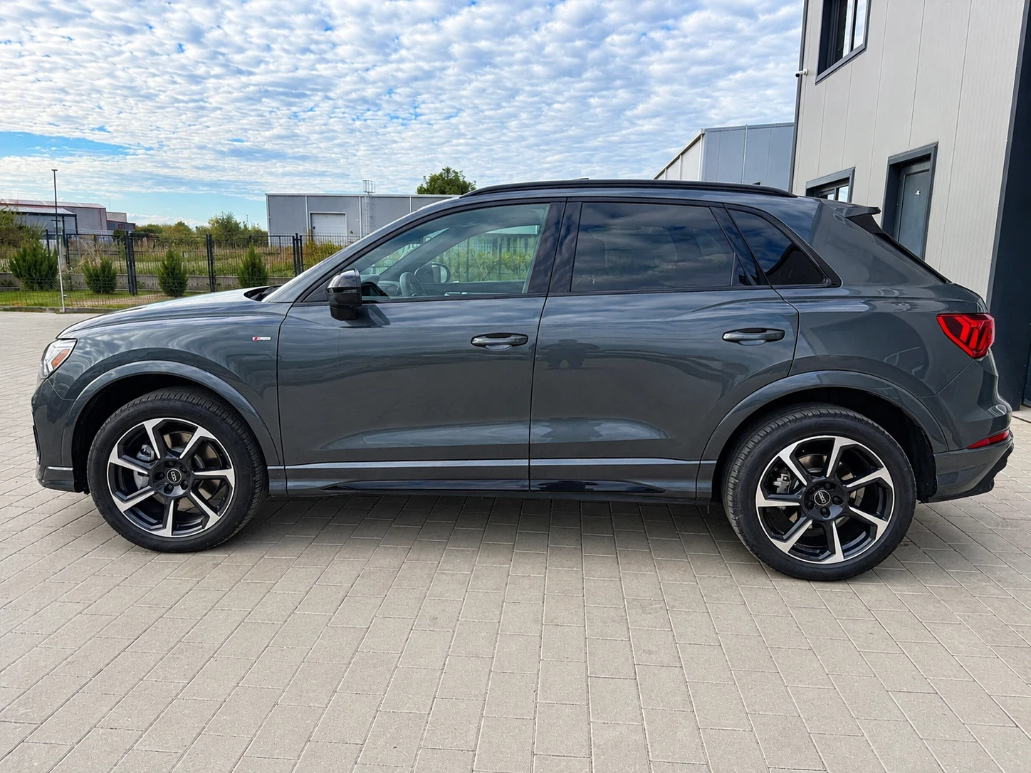 Audi Q3 TFSI S-Line, снимка 4 - Автомобили и джипове - 56686350