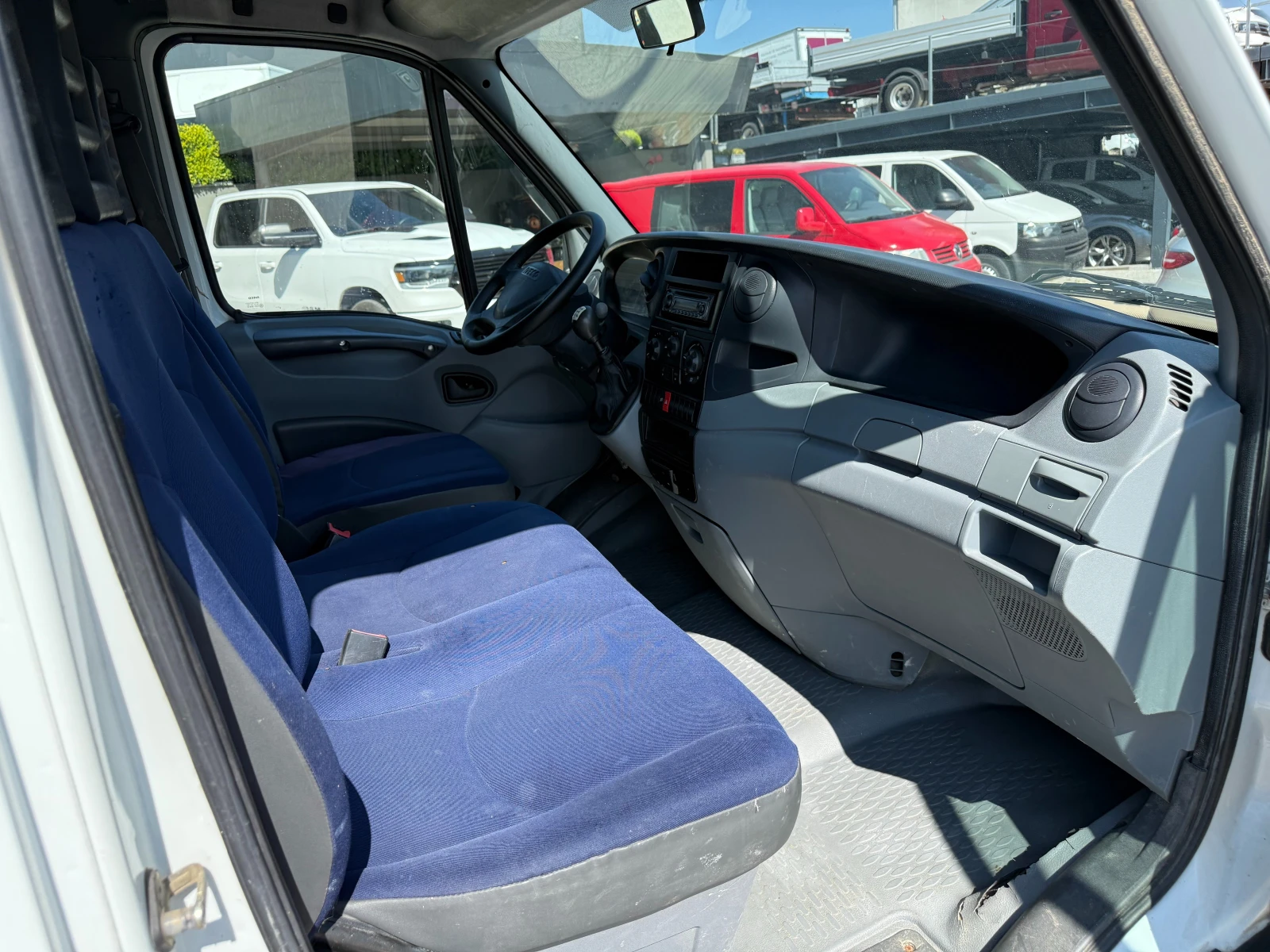 Iveco Daily 35C15 3.0HPI до 3.5т. 2-щори Климатроник - изображение 10