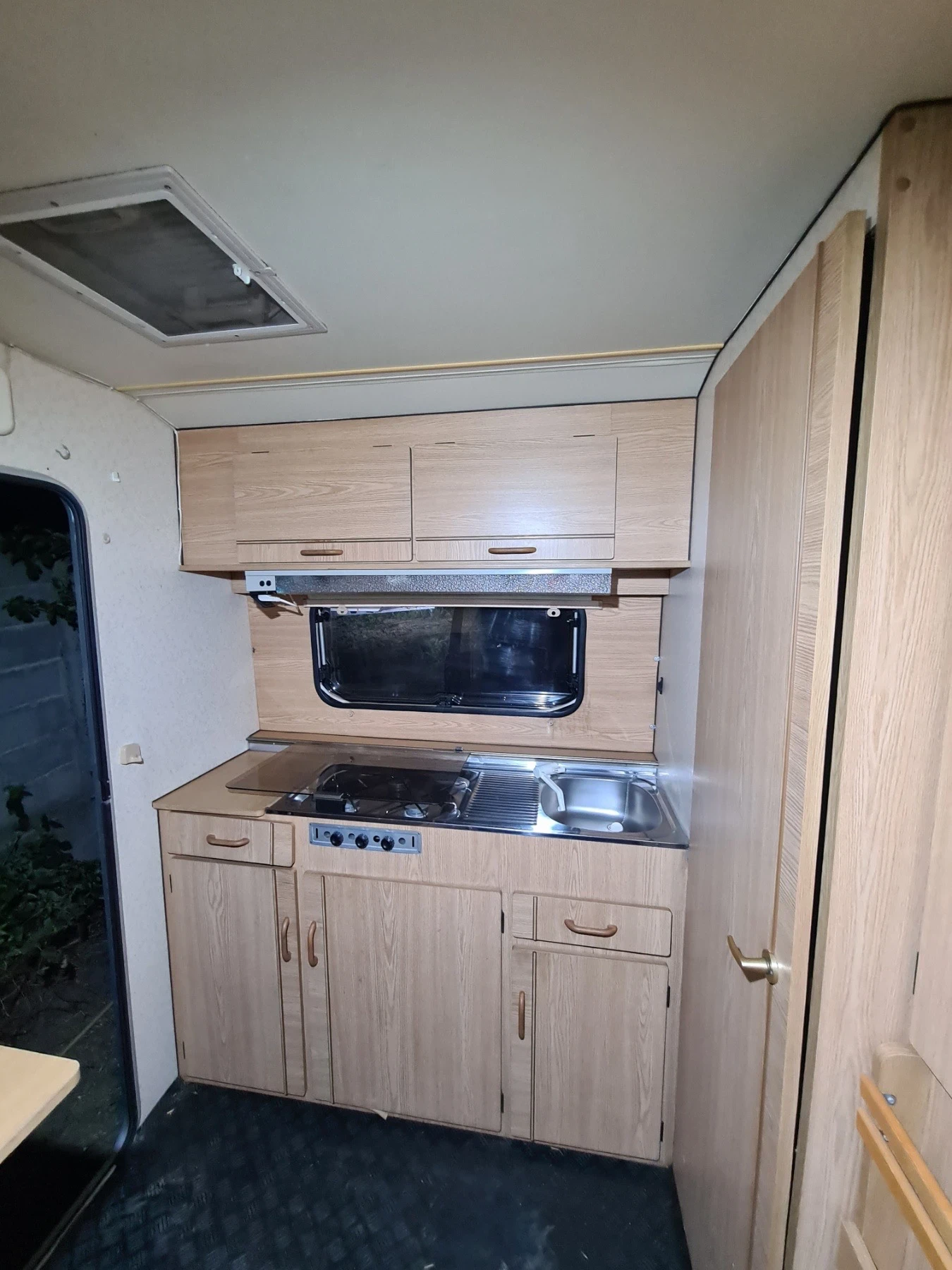 Каравана Beyerland Vitesse 380/2 - изображение 8