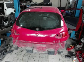 заден капак алфа ромео 147 червен