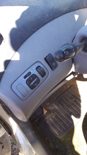 ЧАСТИ Тойота ЯРИС 1999-2005г. Toyota Yaris, цвят син, 1400куб, дизел, 55kW, 75kс, двигател D4D, снимка 11 - Части - 52868896