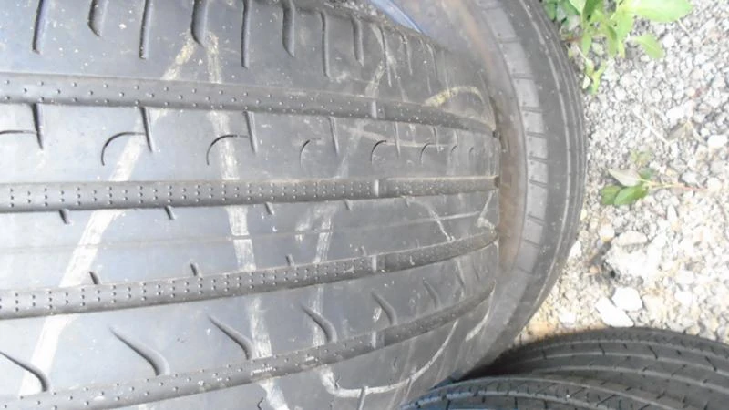 Гуми Летни 215/55R18, снимка 2 - Гуми и джанти - 22360465