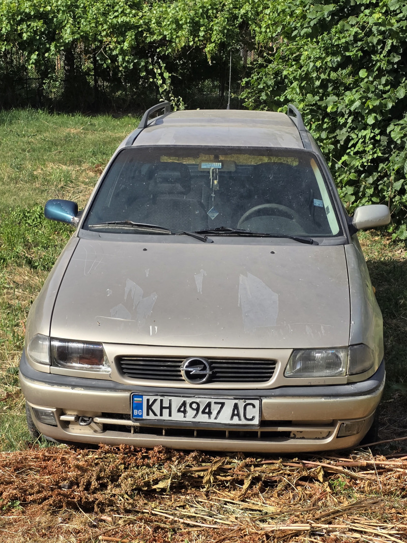 Opel Astra, снимка 1 - Автомобили и джипове - 46365803