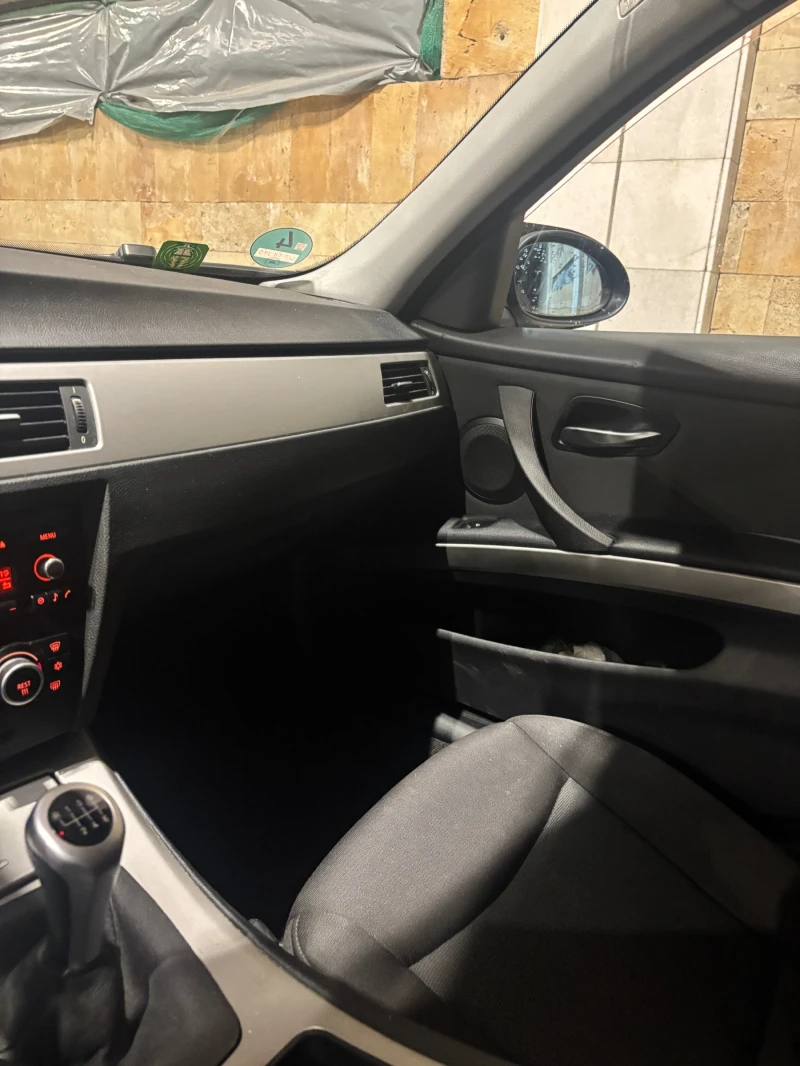 BMW 320, снимка 14 - Автомобили и джипове - 47585188