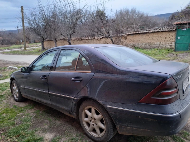 Mercedes-Benz C 220, снимка 5 - Автомобили и джипове - 48816303