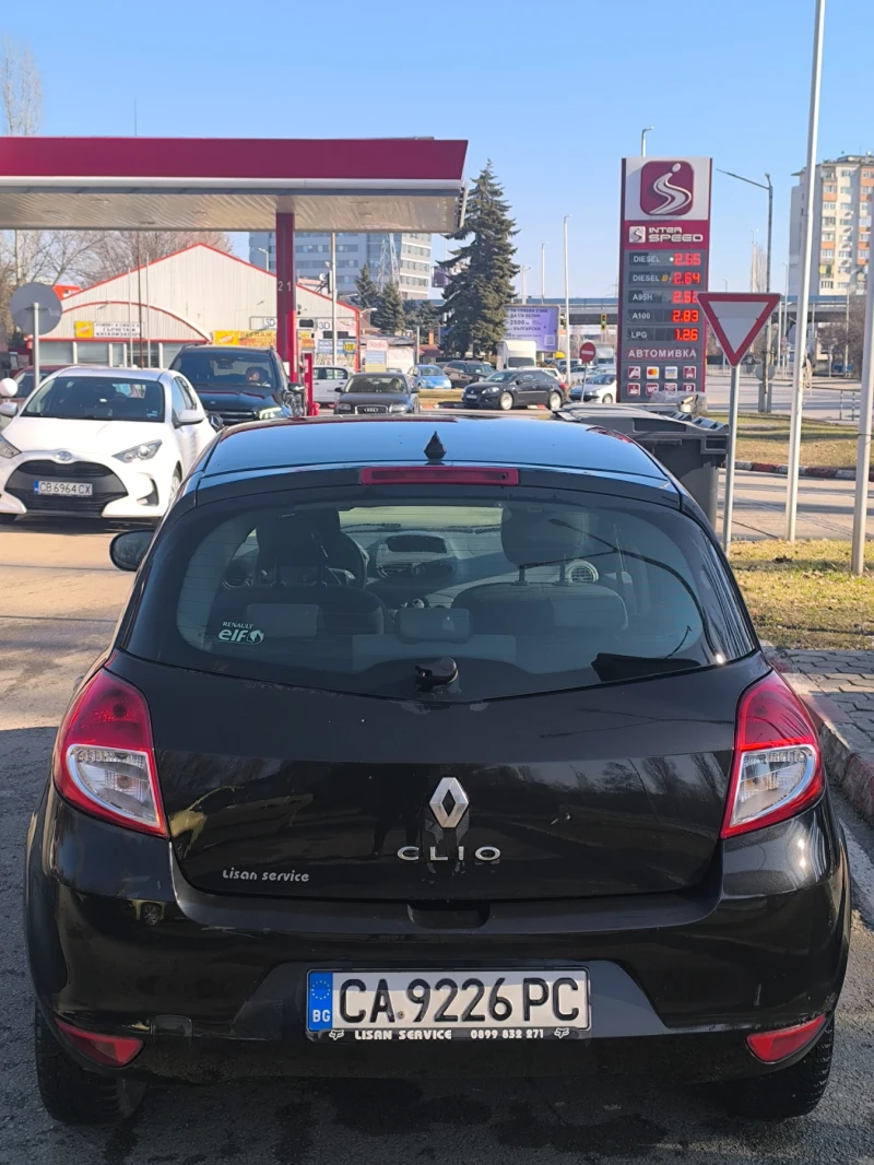 Renault Clio 1.5d, снимка 2 - Автомобили и джипове - 49014101