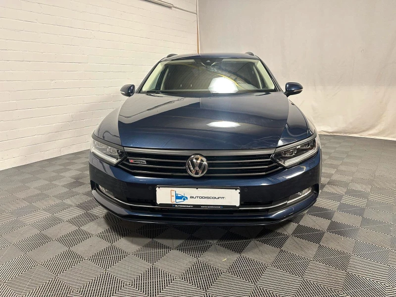 VW Passat Light Pack* ACC* DCC* 4Motion* Масажи* Печка* Серв, снимка 2 - Автомобили и джипове - 49261173